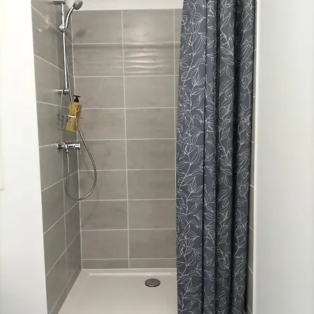 Apartment Recent Proche De Paris